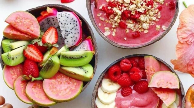 Smoothie Bowl Buah-buahan